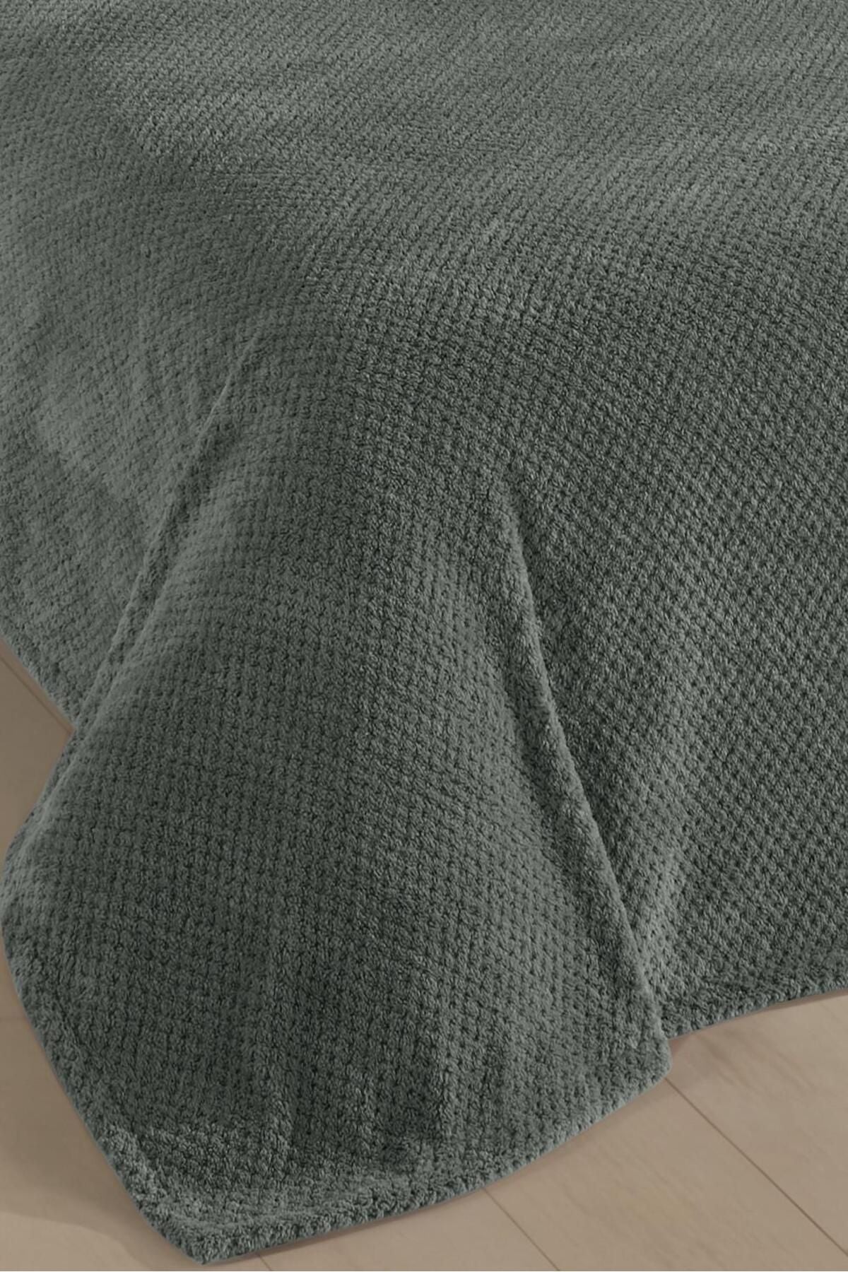 Wellsoft Tek Kişilik Yatak Örtüsü Ve Battaniyesi . 150 X 220cm 1 Adet Kırlent Kılıfı 45x45cm Ekru