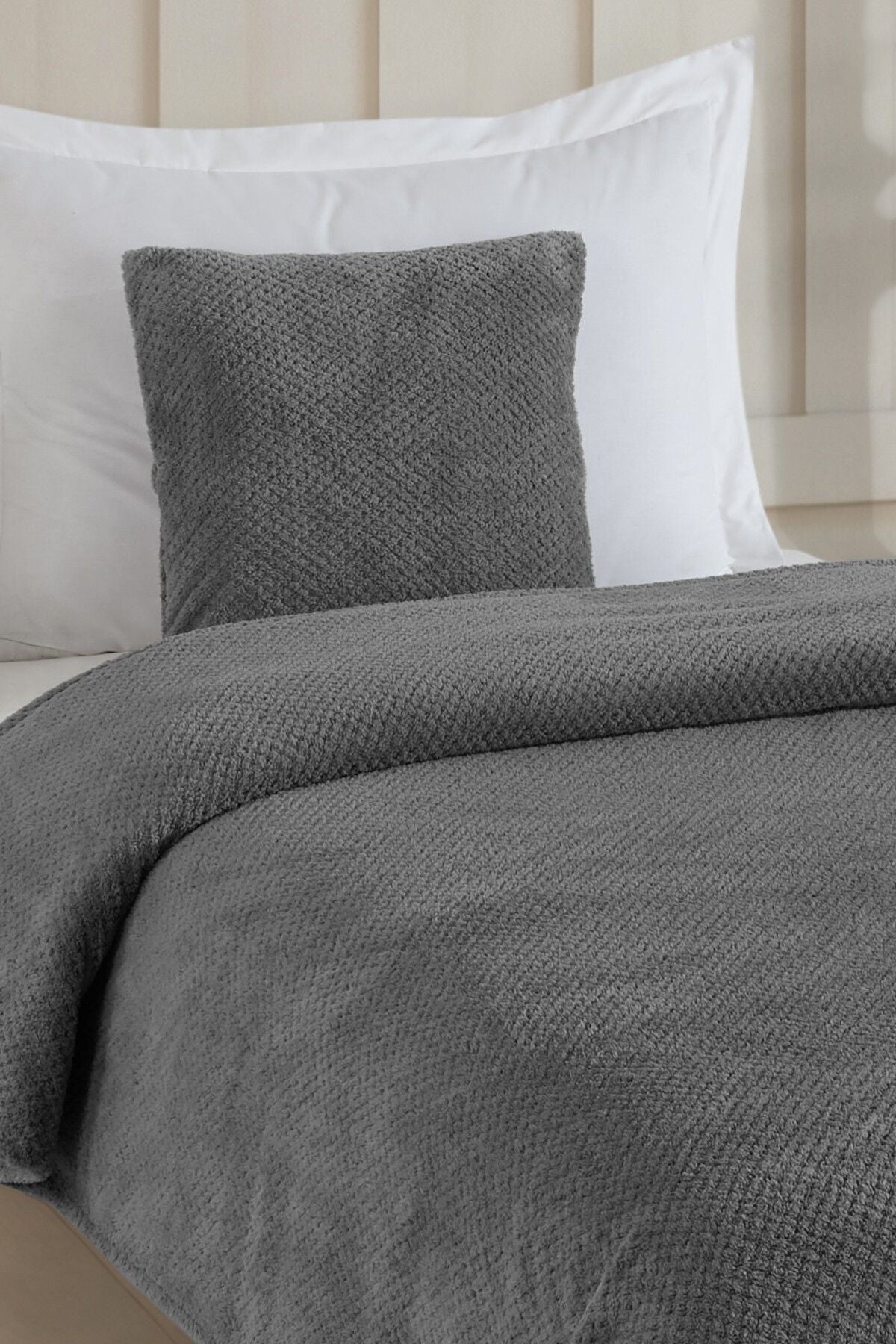 Wellsoft Tek Kişilik Yatak Örtüsü Ve Battaniyesi. 150 X 220 1 Adet Kırlent Kılıfı Antrasit