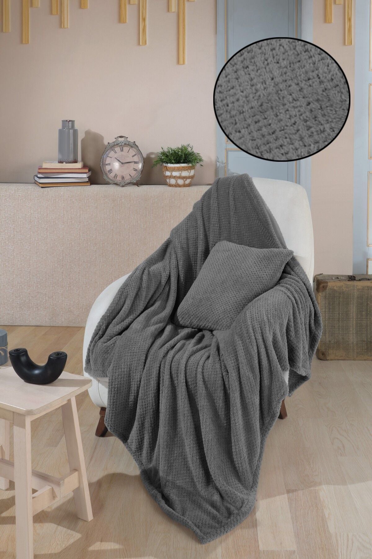 Wellsoft Berjer Ve Tekli Koltuk Örtüsü Ve Tv Battaniyesi 140x140 1 Adet 45x45 Kırlent Kılıfı Ekru