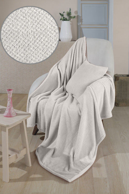 Wellsoft Berjer Ve Tekli Koltuk Örtüsü Ve Tv Battaniyesi 140x140 1 Adet 45x45 Kırlent Kılıfı Ekru