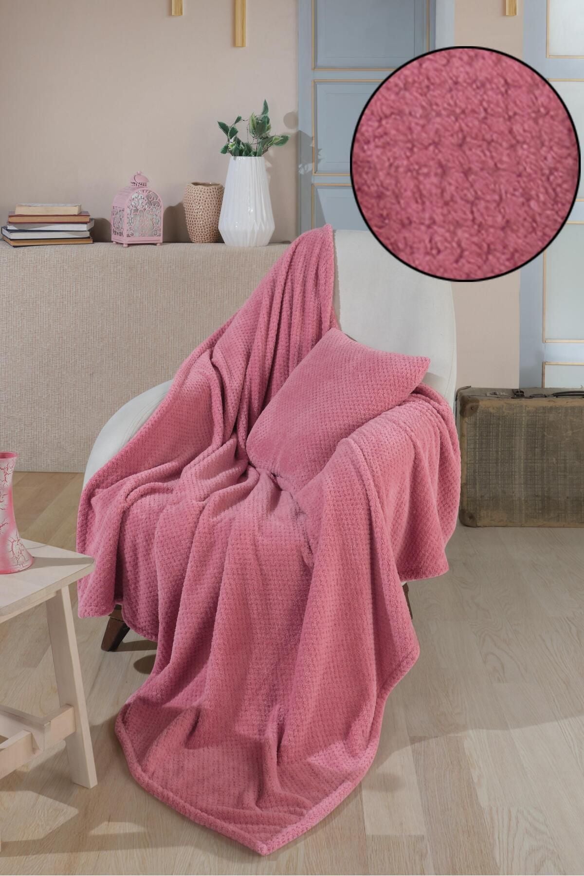 Wellsoft Berjer Ve Tekli Koltuk Örtüsü Ve Tv Battaniyesi 140x140 1 Adet 45x45 Kırlent Kılıfı Ekru