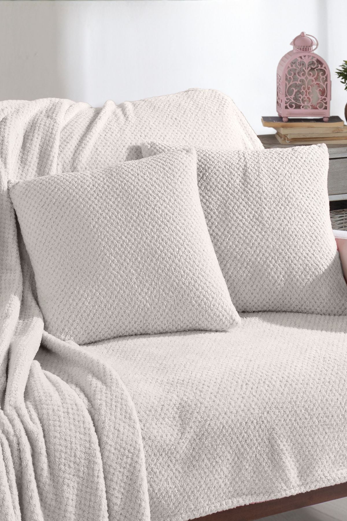 Welsoft Koltuk Örtüsü Ve Tv Battaniyesi 180x200 2 Adet 45x45 Kırlent Kılıfı Ekru