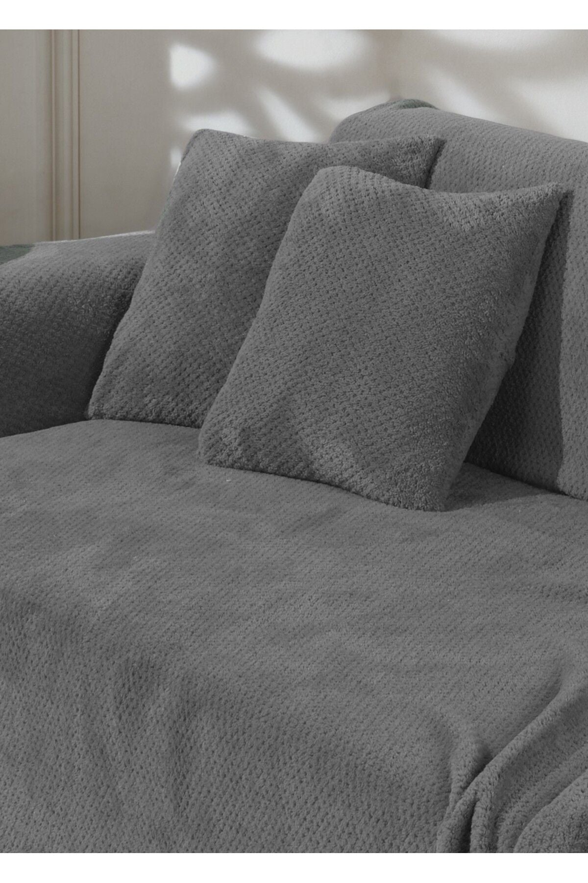 SOFTY / WELLSOFT / Koltuk Örtüsü Kolları Kaplayan ve TV Battaniyesi 180x300 + 2 Adet 45x45 Kırlent K