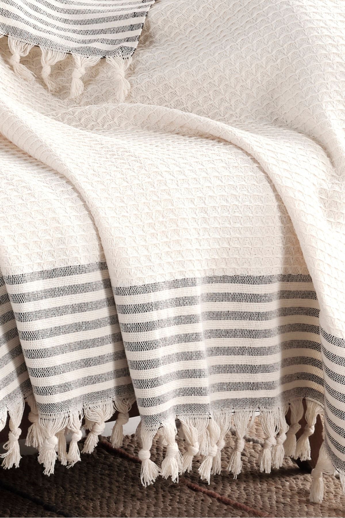 Piramit Siyah Koltuk Örtüsü | Koltuk Şalı 180x210 Pamuk