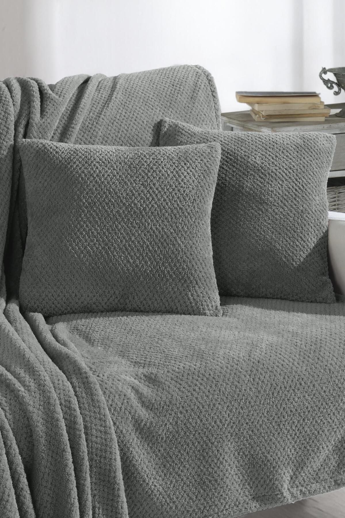 Welsoft Koltuk Örtüsü Ve Tv Battaniyesi 180x200 2 Adet 45x45 Kırlent Kılıfı Ekru