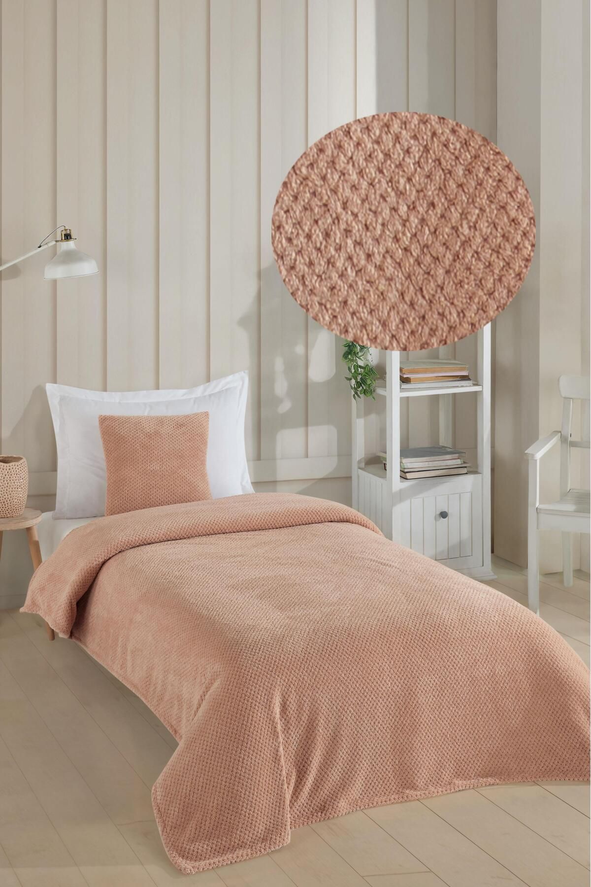 Wellsoft Tek Kişilik Yatak Örtüsü Ve Battaniyesi . 150 X 220cm 1 Adet Kırlent Kılıfı 45x45cm Ekru