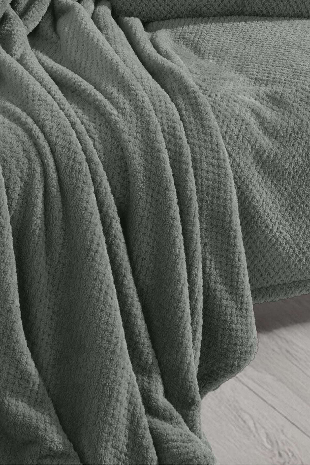 Welsoft Koltuk Örtüsü Ve Tv Battaniyesi 180x200 2 Adet 45x45 Kırlent Kılıfı Ekru