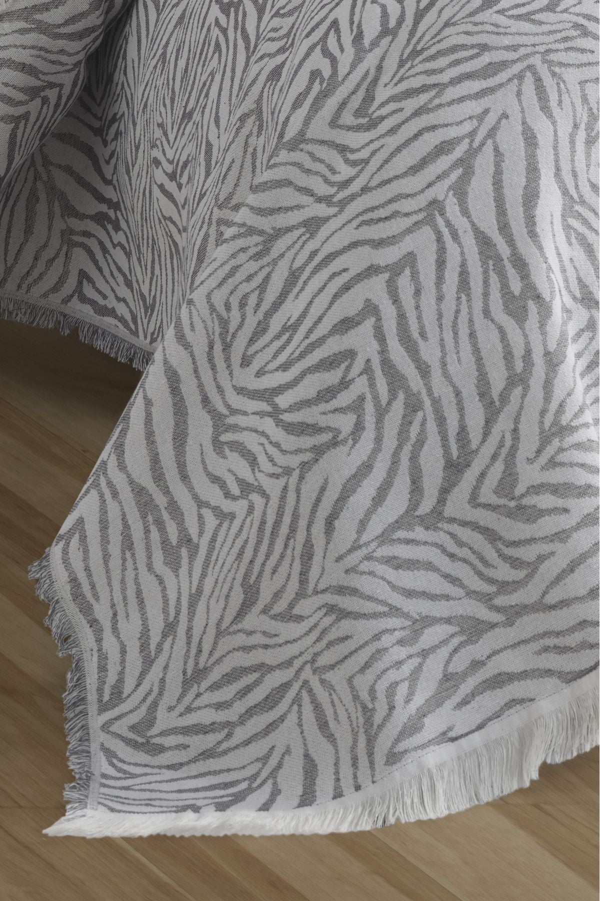 ZEBRA 210x240 ÇİFT KİŞİLİK YATAK ÖRTÜSÜ ANTRASİT