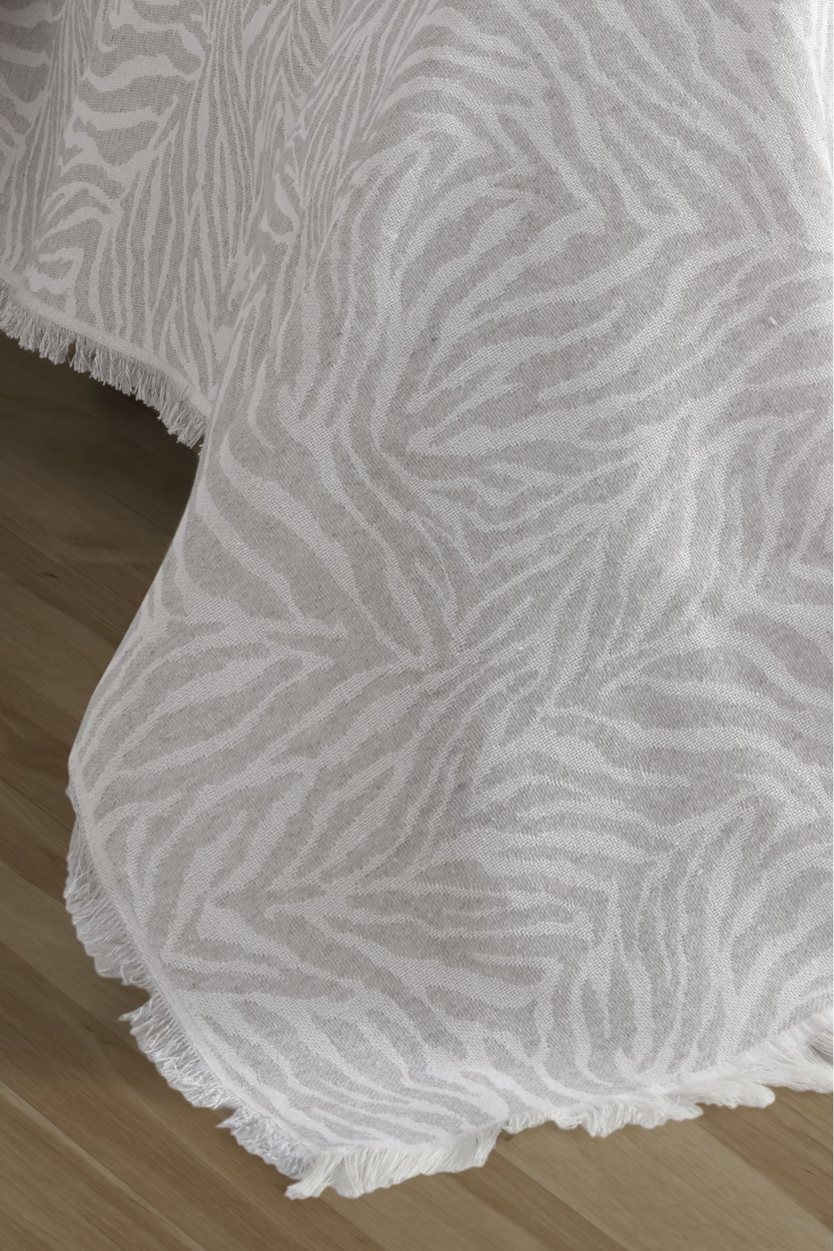 ZEBRA 210x240 ÇİFT KİŞİLİK YATAK ÖRTÜSÜ ANTRASİT