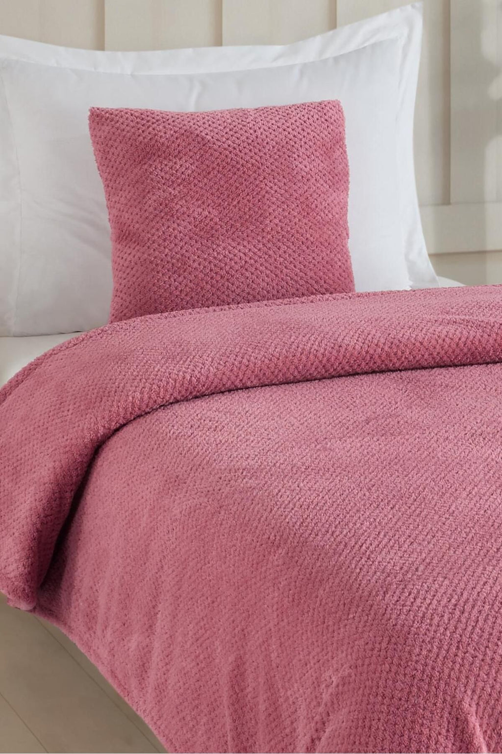 Wellsoft Tek Kişilik Yatak Örtüsü Ve Battaniyesi . 150 X 220cm 1 Adet Kırlent Kılıfı 45x45cm Ekru
